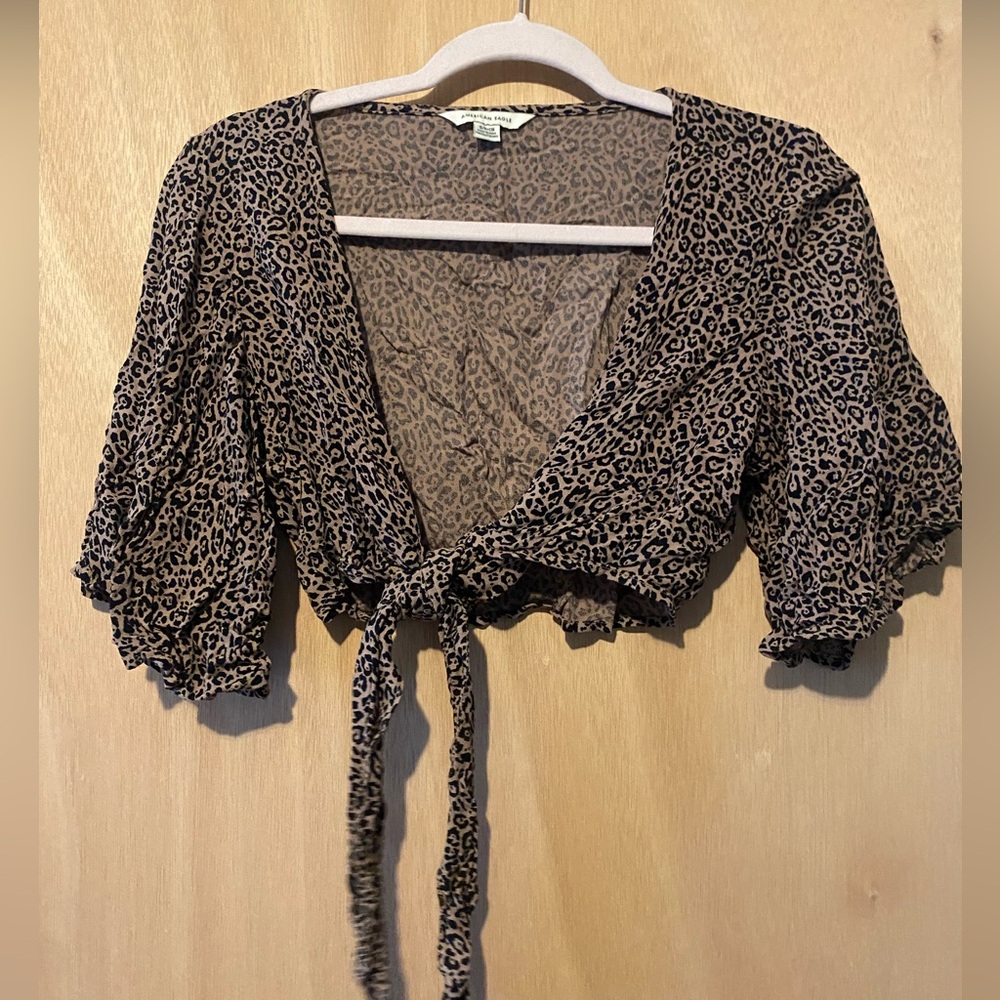 American Eagle tie together cheetah print shirt